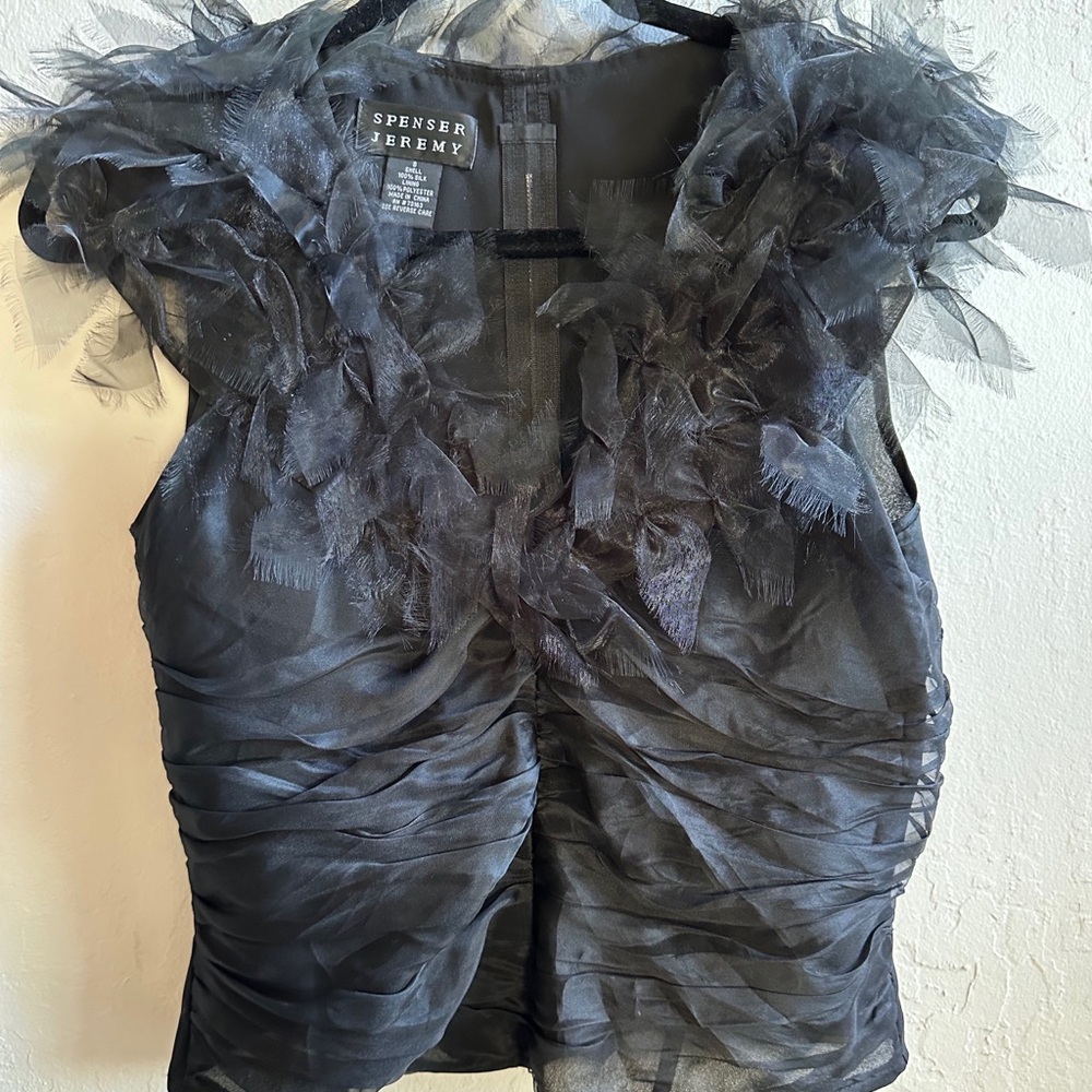 Vintage early 2000’s sleeveless dress top